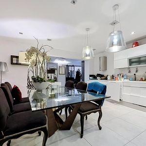 Property in Carre d'Or