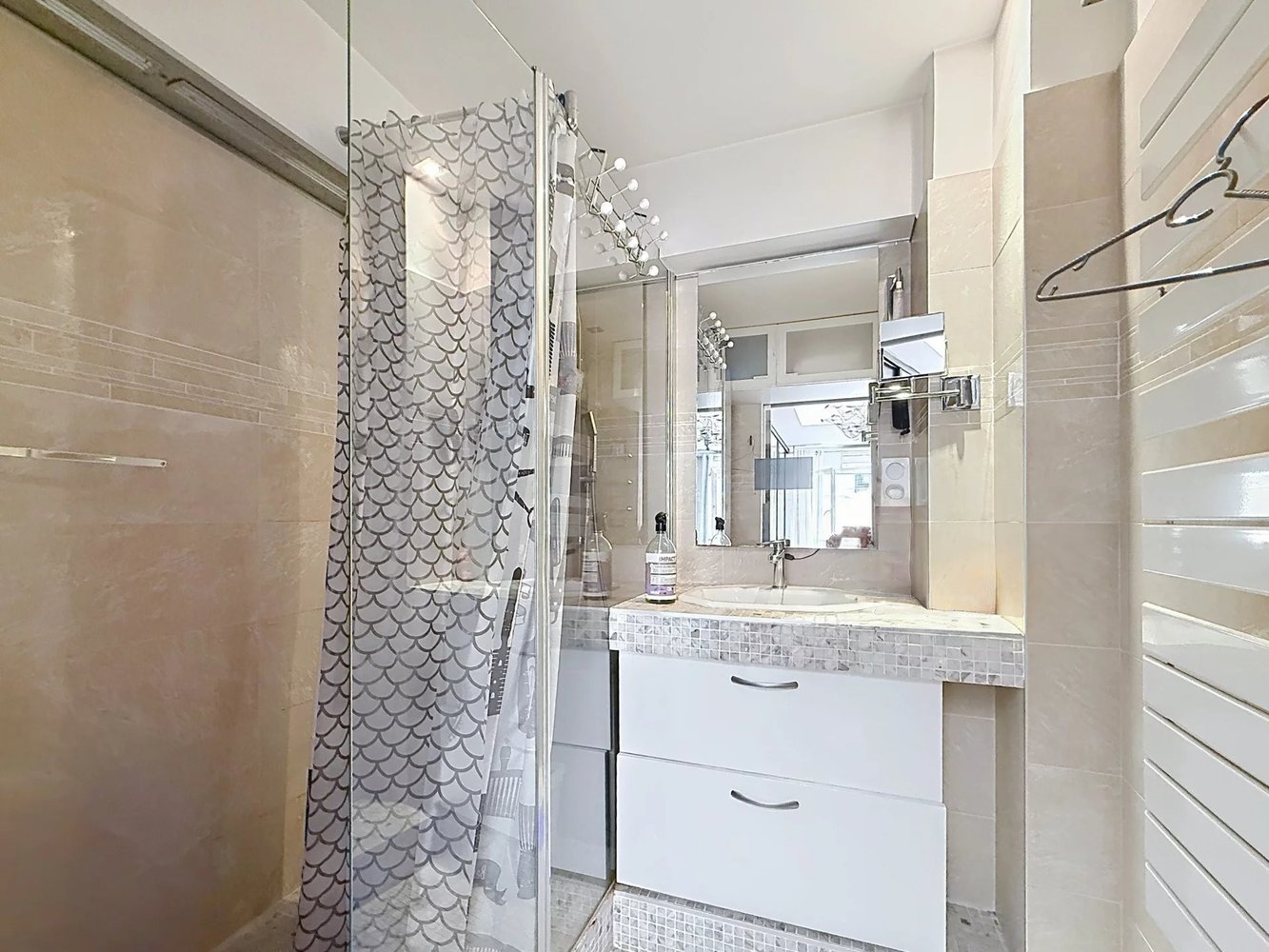 Property photo in Carre d'Or