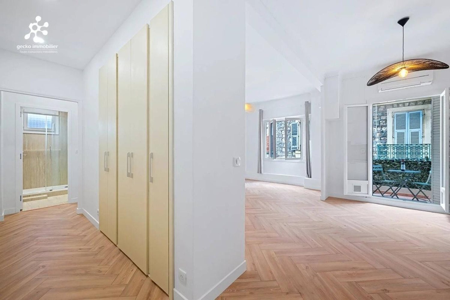 Property photo in Carre d'Or
