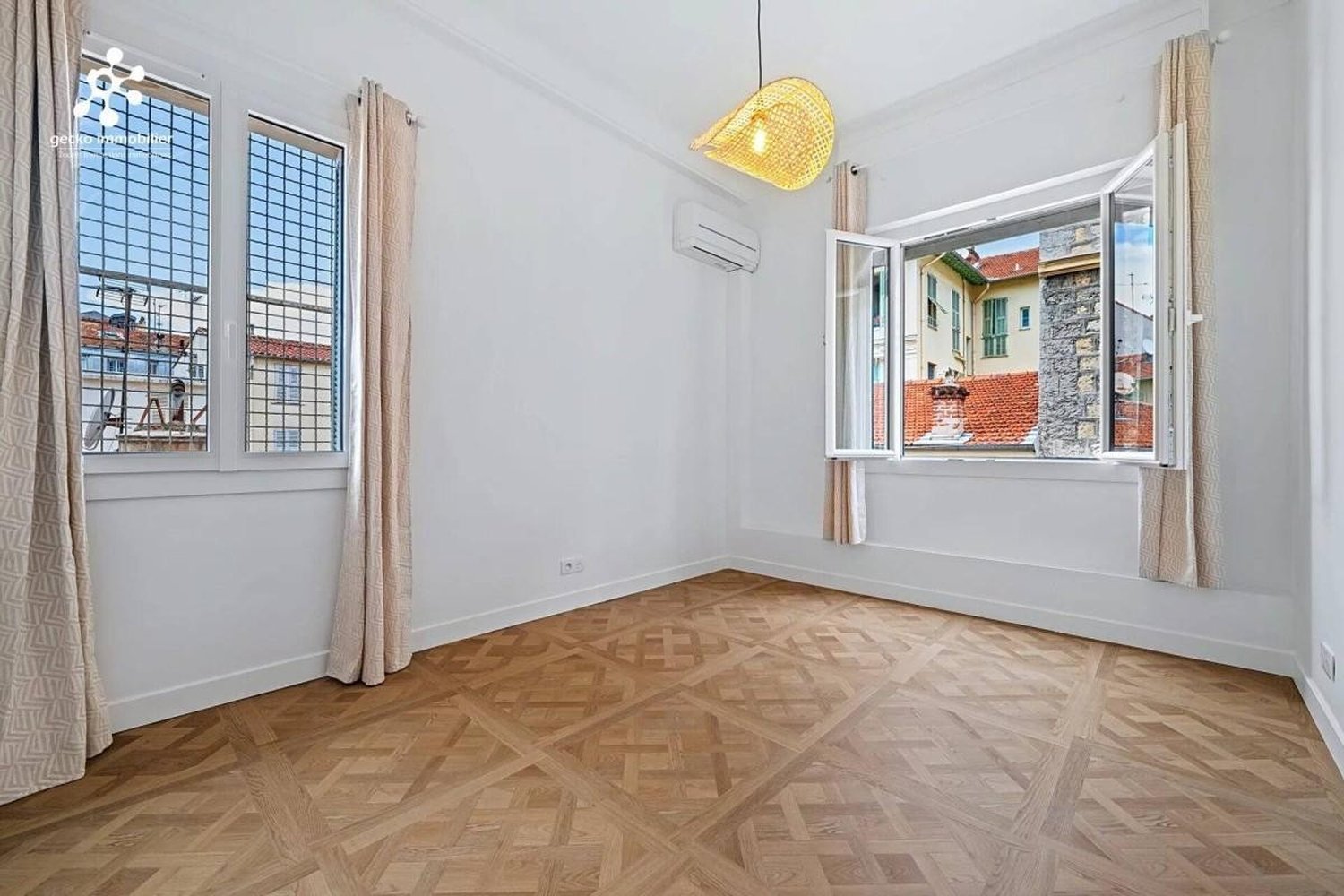Property photo in Carre d'Or