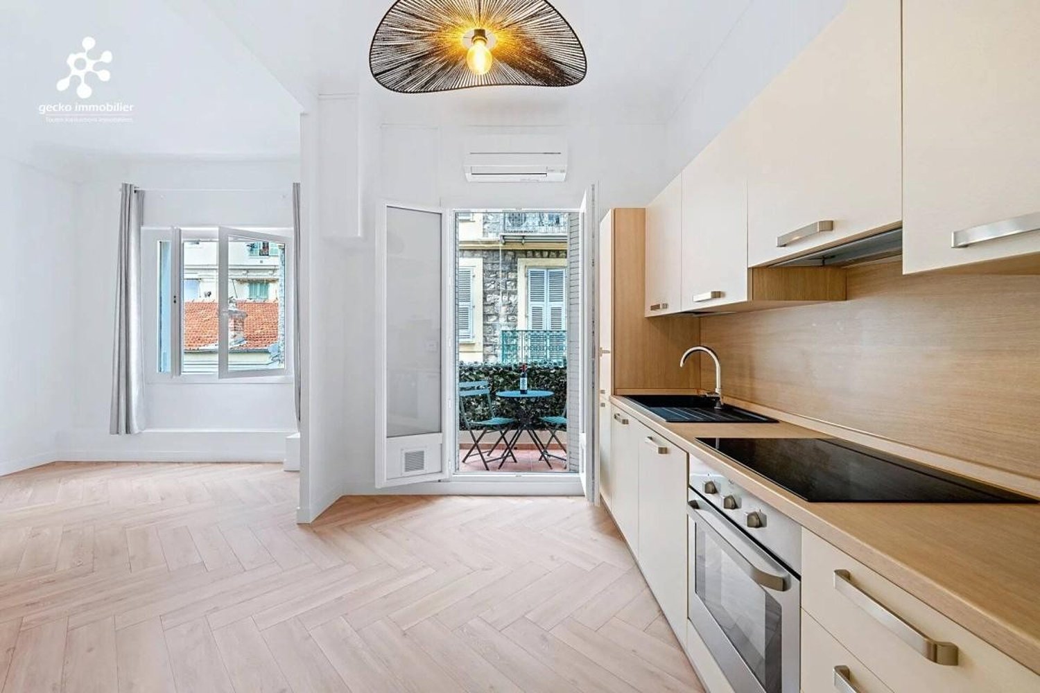Property photo in Carre d'Or