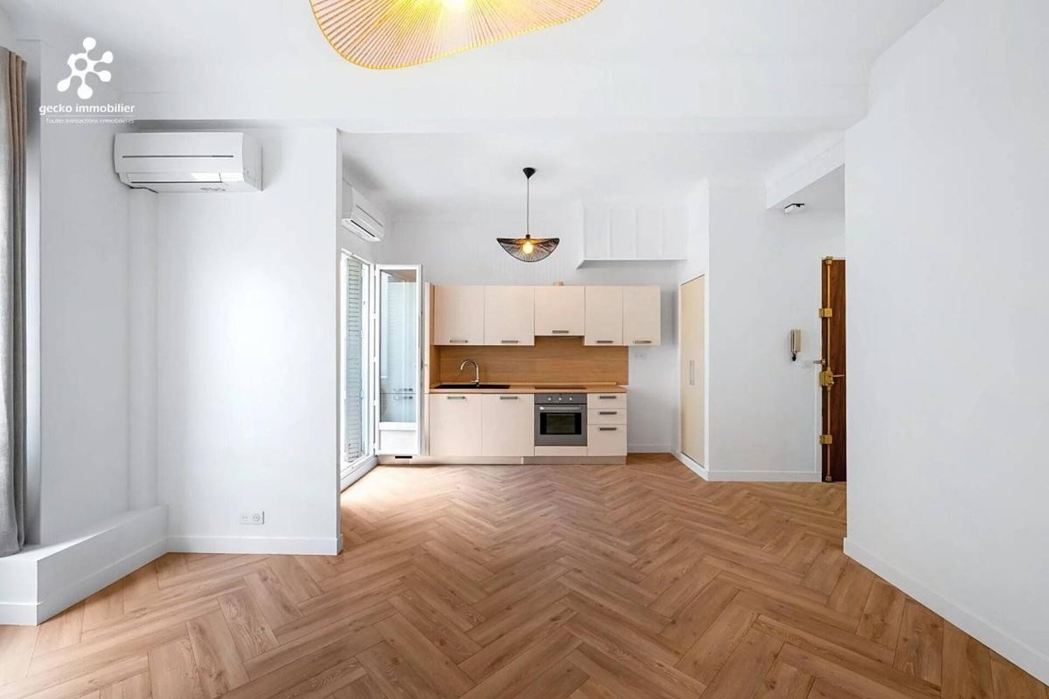Property photo in Carre d'Or