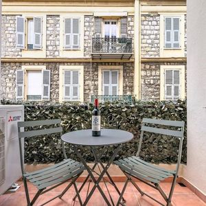 Property in Carre d'Or