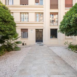 Property in Carre d'Or