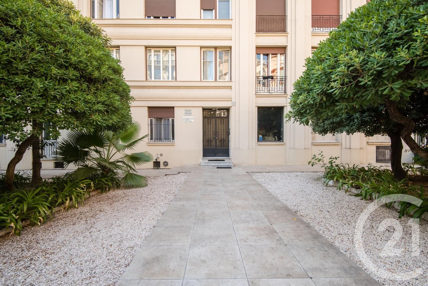 Property photo in Carre d'Or
