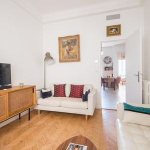 Property in Carre d'Or