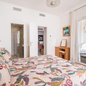 Property in Carre d'Or