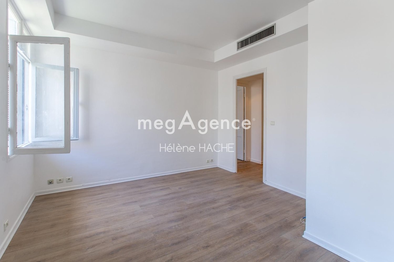 Property photo 2 in Carre d'Or