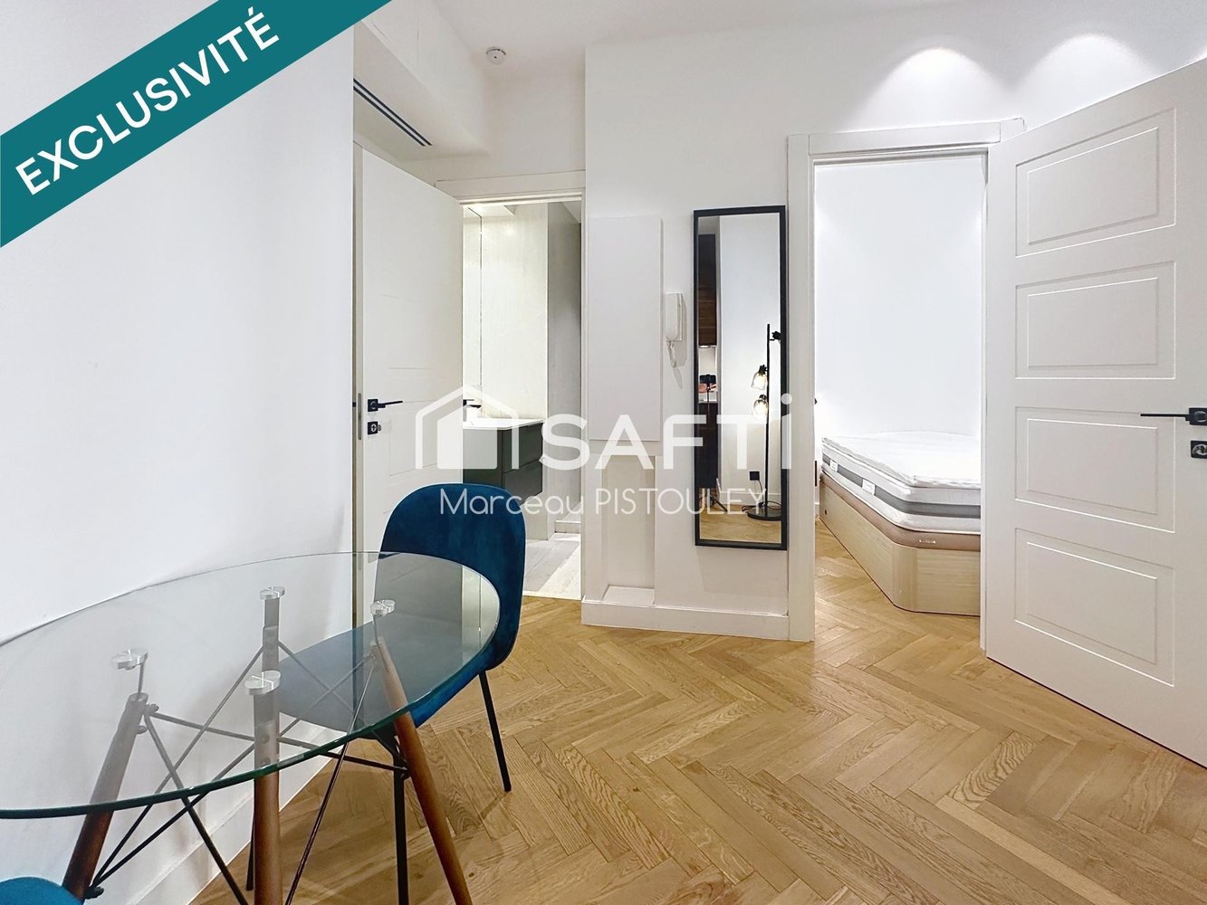 Property photo 2 in Carre d'Or