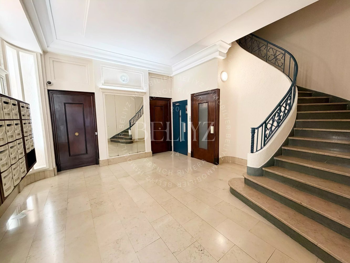 Property photo 8 in Carre d'Or
