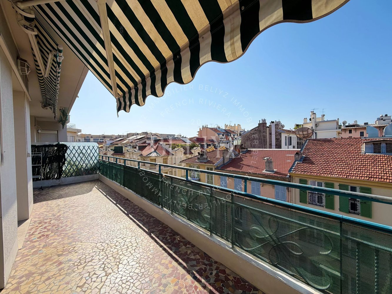 Property photo 2 in Carre d'Or