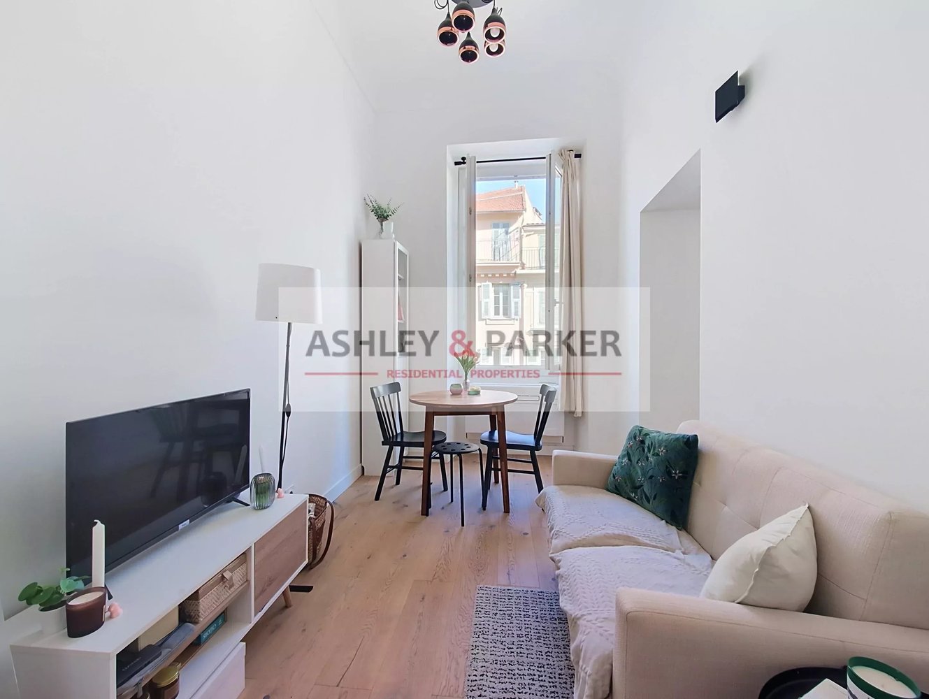 Property photo 2 in Carre d'Argent