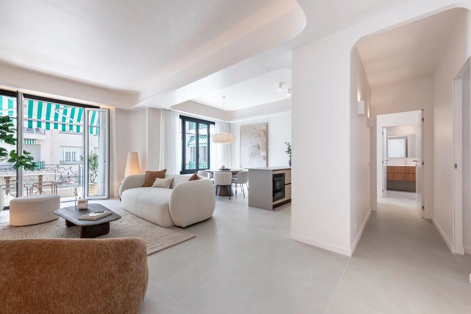 Property photo 2 in Carre d'Argent