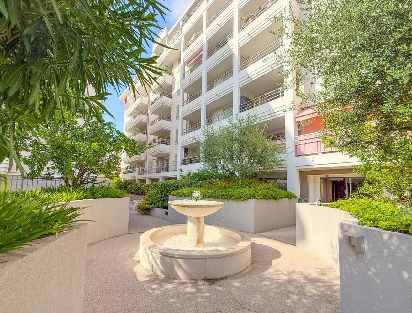 Property photo 3 in Carre d'Argent