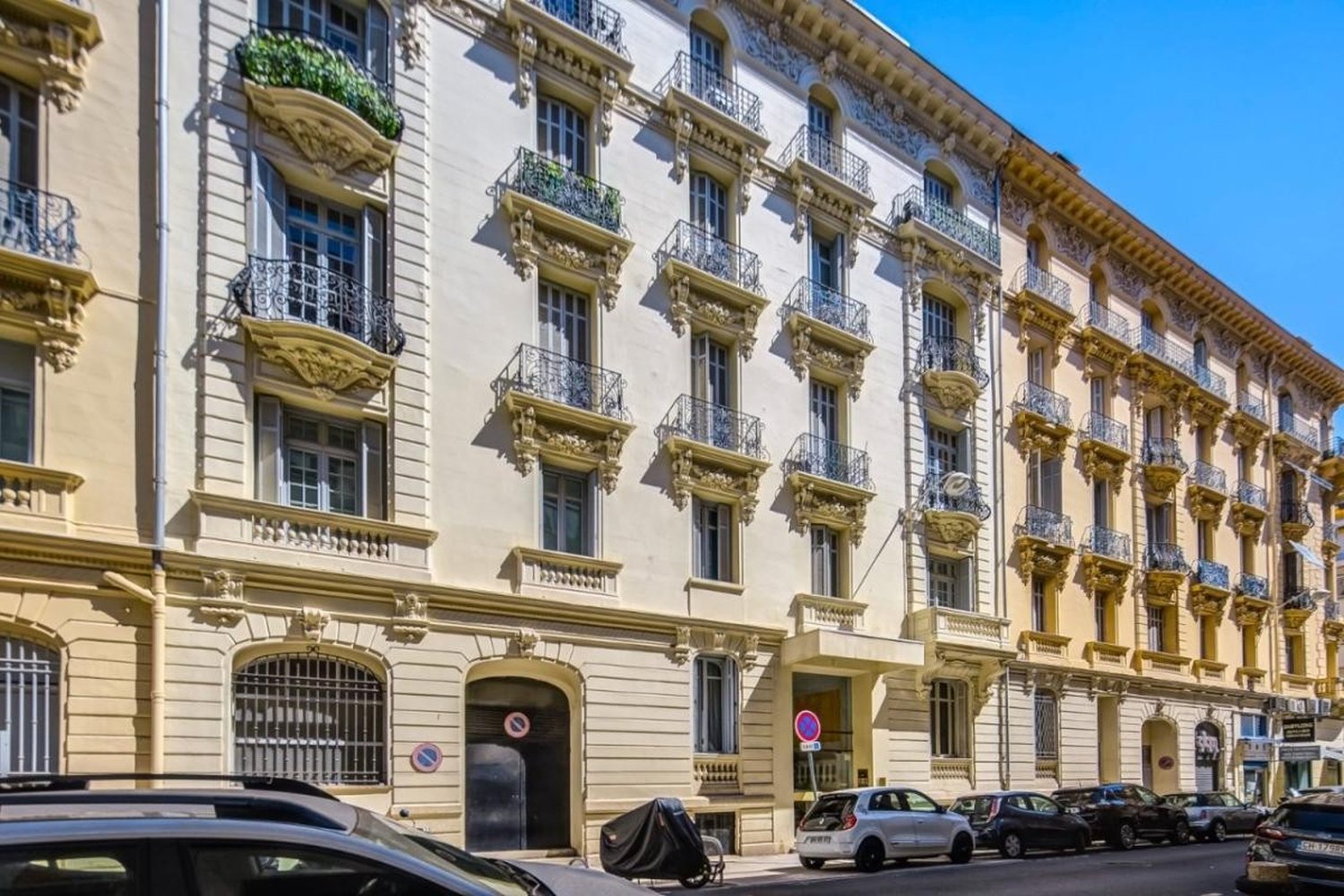 Property photo 2 in Carre d'Argent