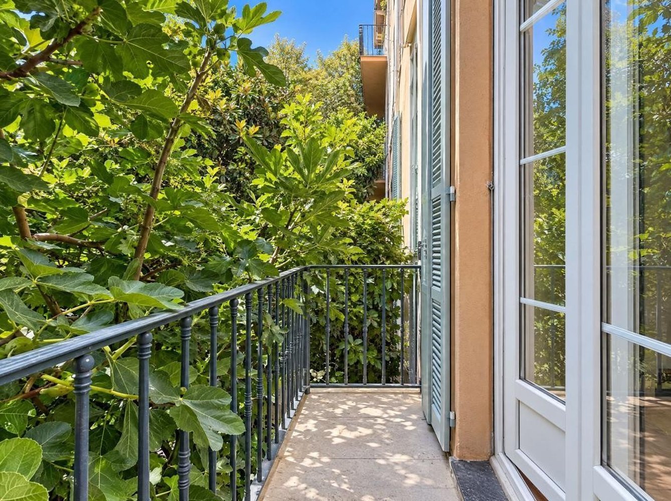 Property photo 2 in Carre d'Argent