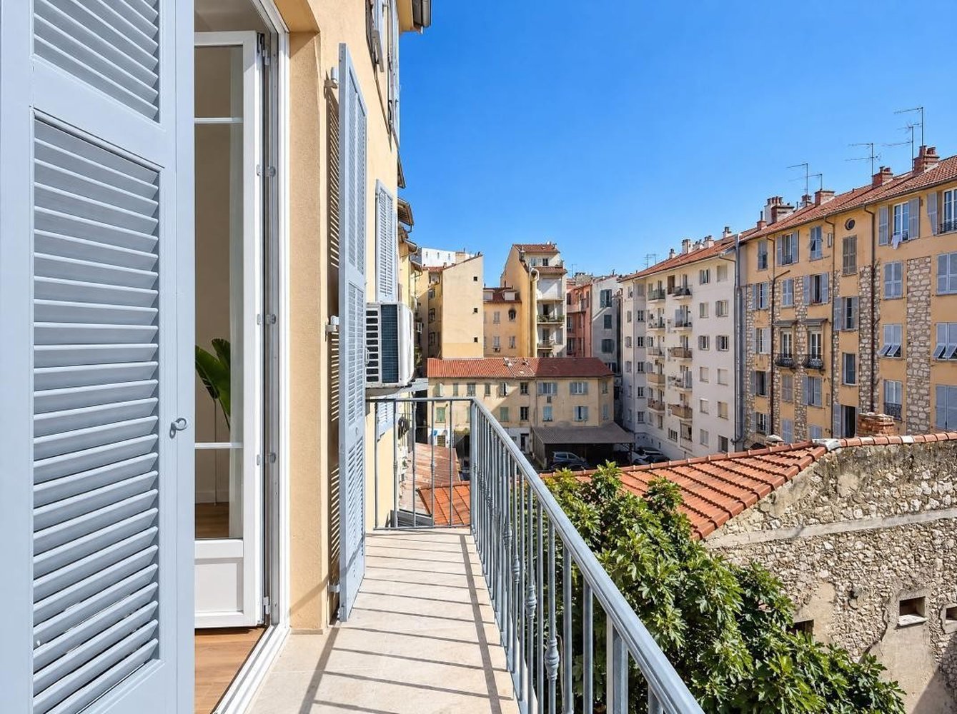 Property photo 2 in Carre d'Argent