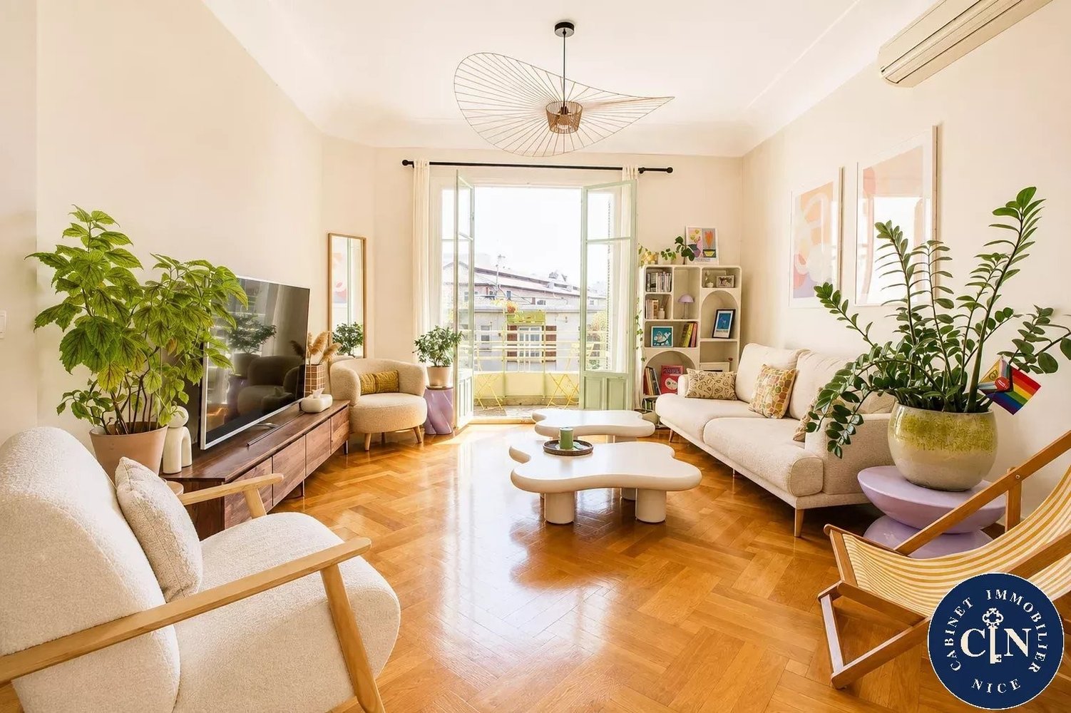 Property photo 2 in Carre d'Or