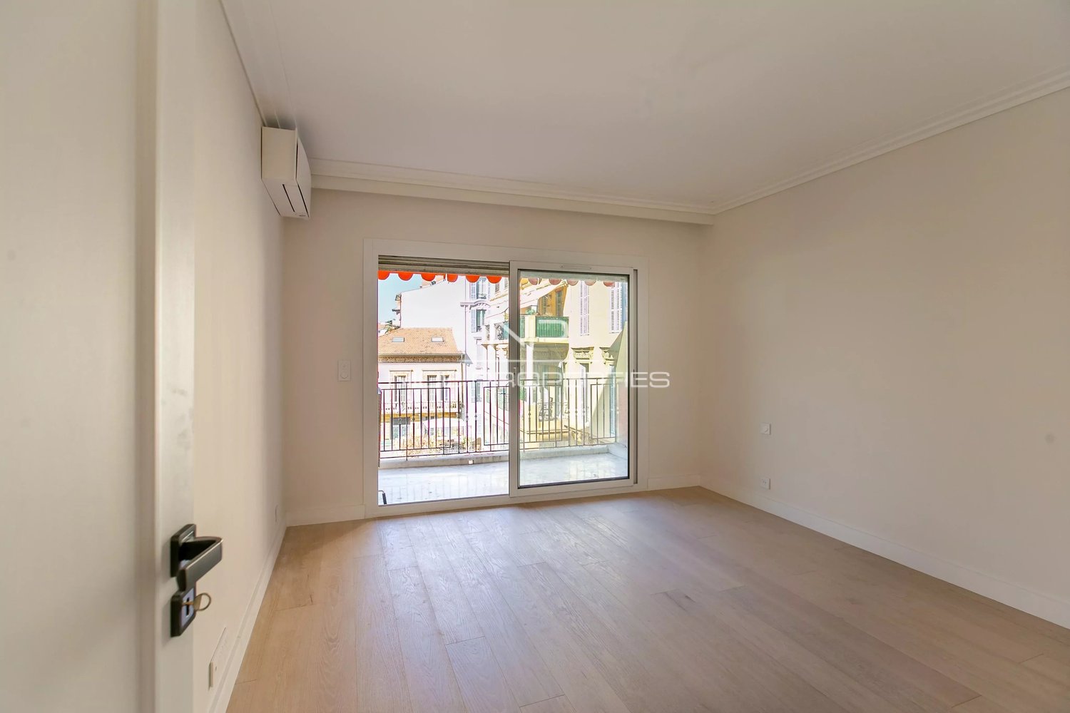 Property photo 12 in Carre d'Or