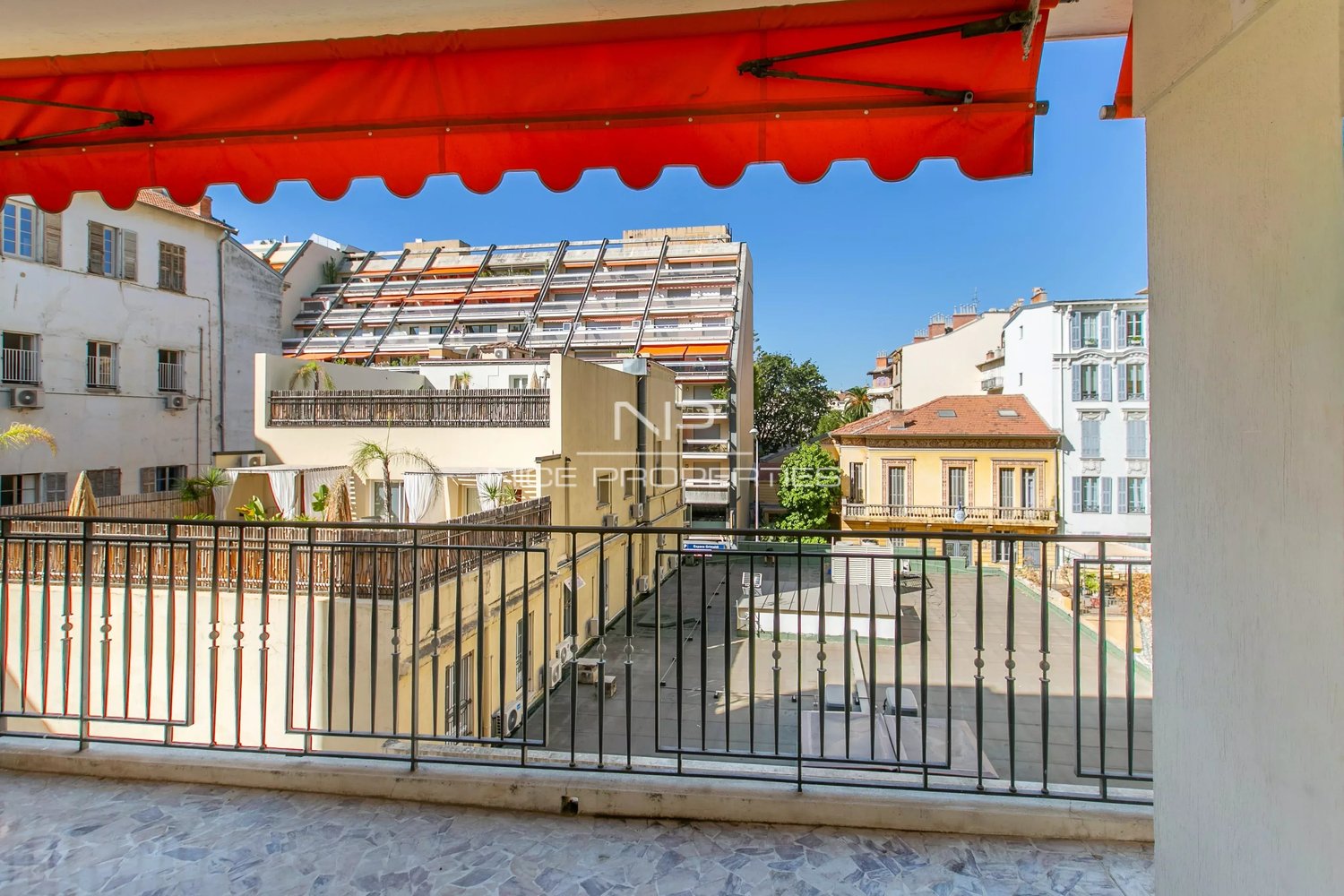 Property photo 8 in Carre d'Or