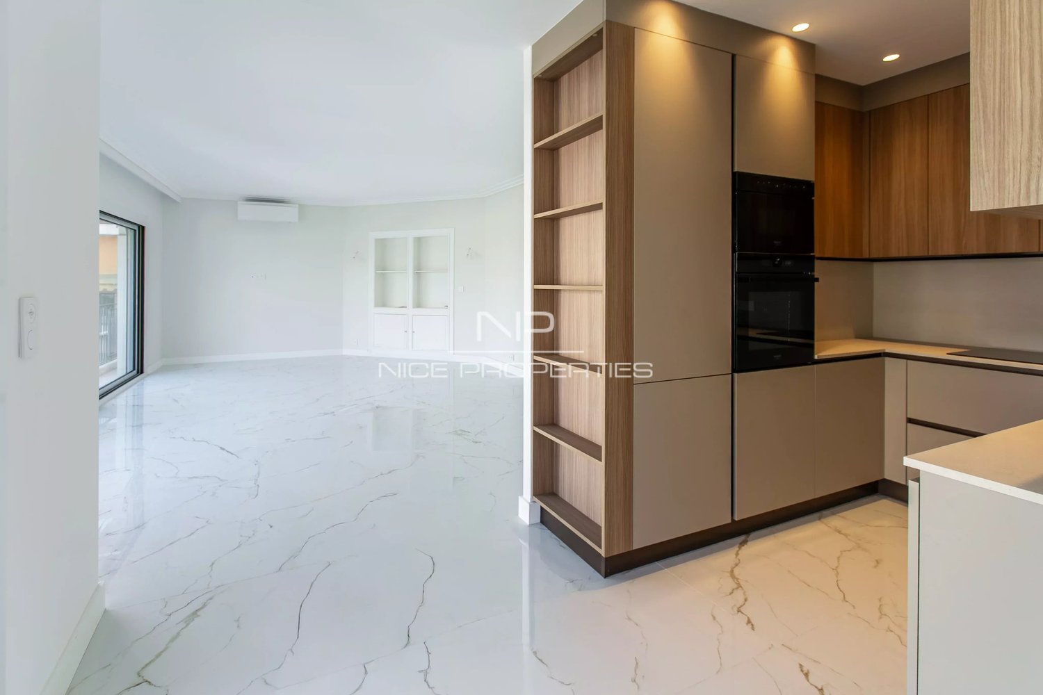 Property photo 7 in Carre d'Or