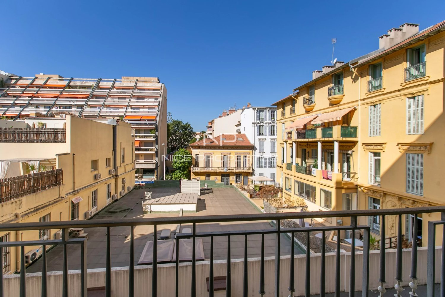 Property photo 5 in Carre d'Or