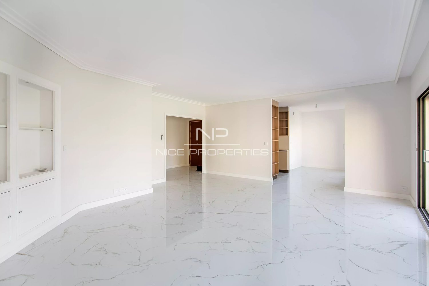 Property photo 9 in Carre d'Or