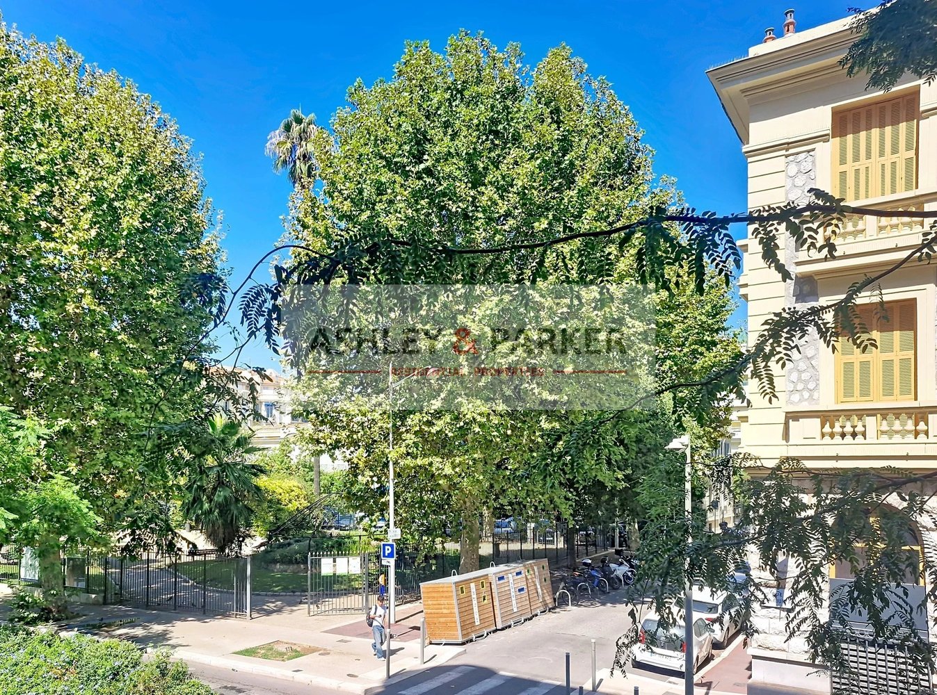 Property photo 6 in Carre d'Or
