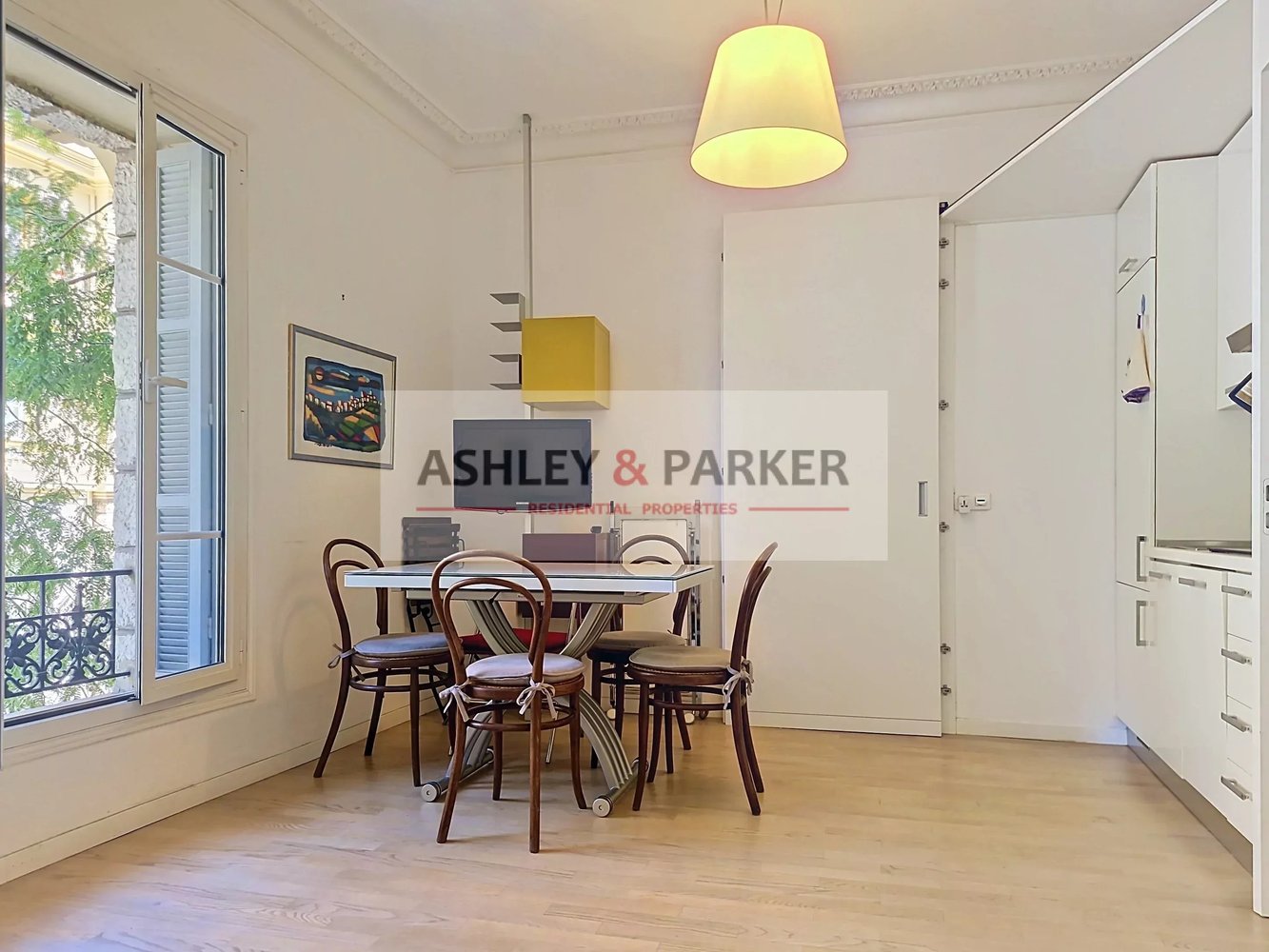 Property photo 5 in Carre d'Or