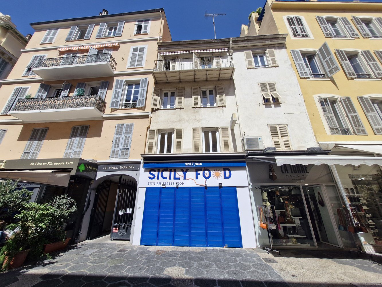 Property photo 2 in Carre d'Or