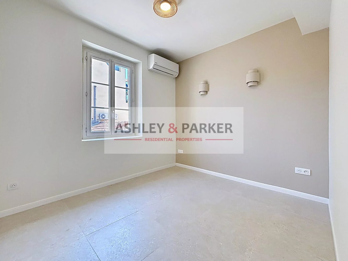 Property photo 5 in Carre d'Or