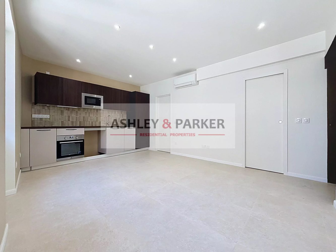 Property photo 3 in Carre d'Or