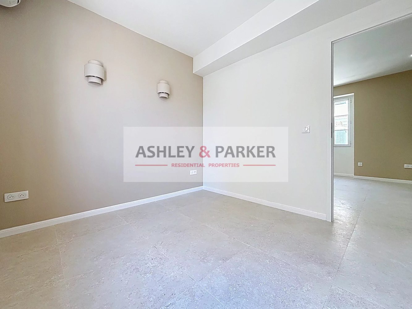 Property photo 6 in Carre d'Or