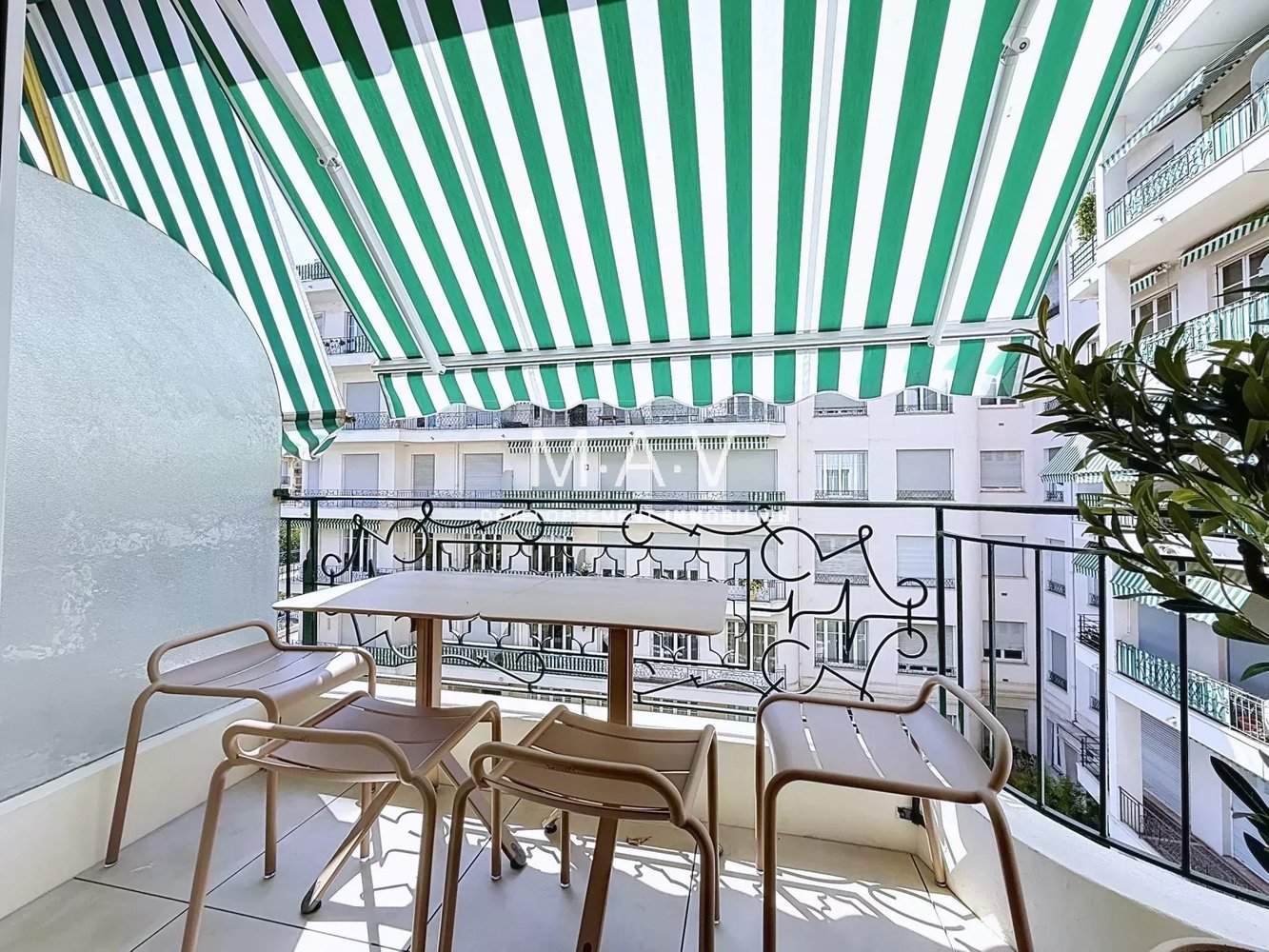 Property photo 3 in Carre d'Or