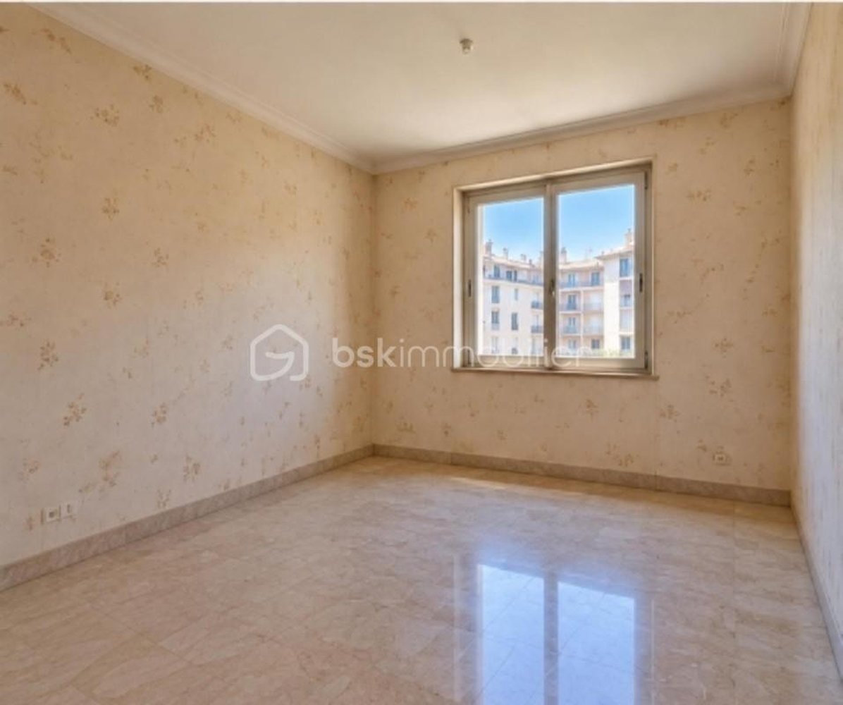 Property photo 6 in Carre d'Or
