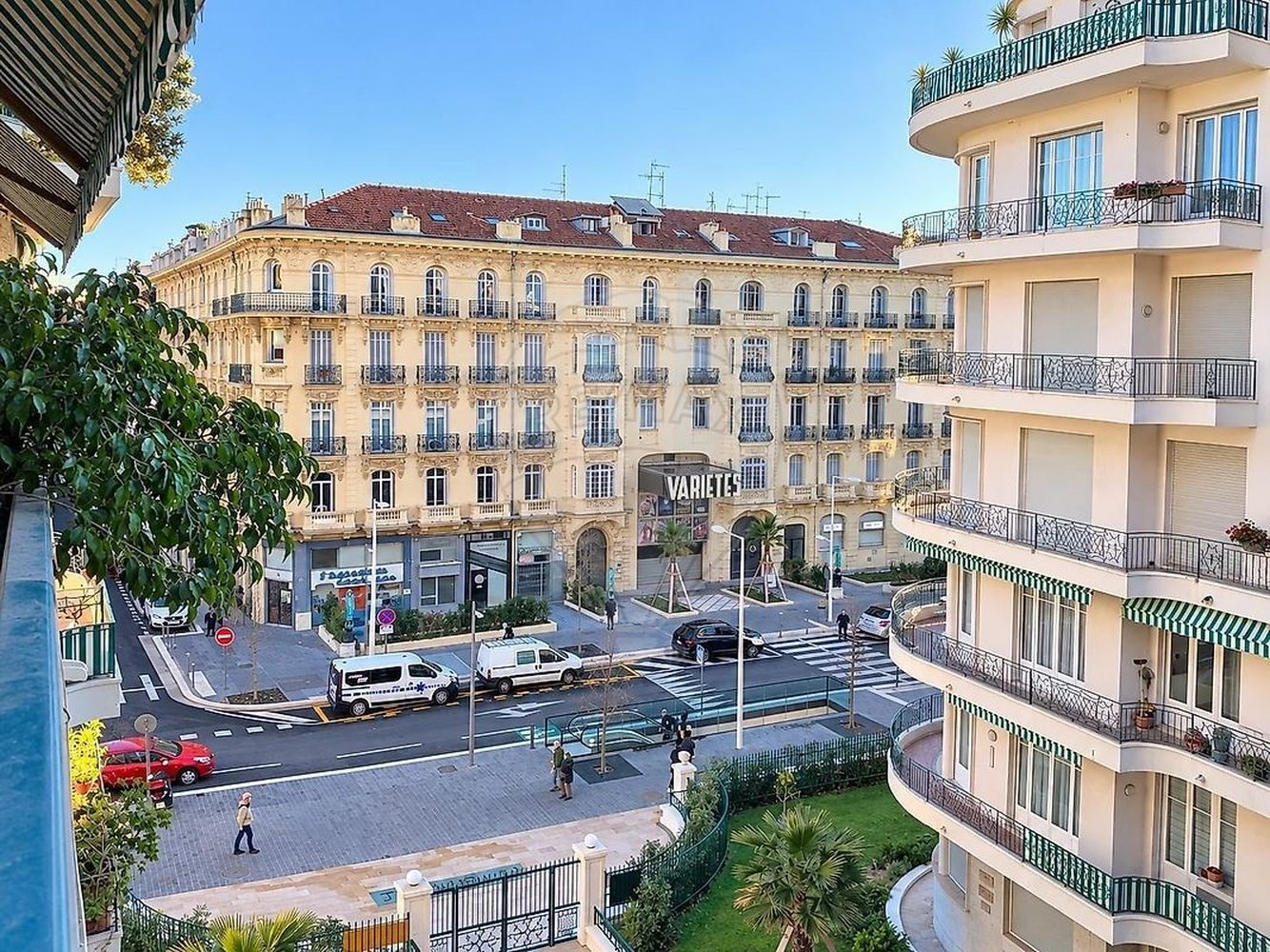 Property photo 7 in Carre d'Or