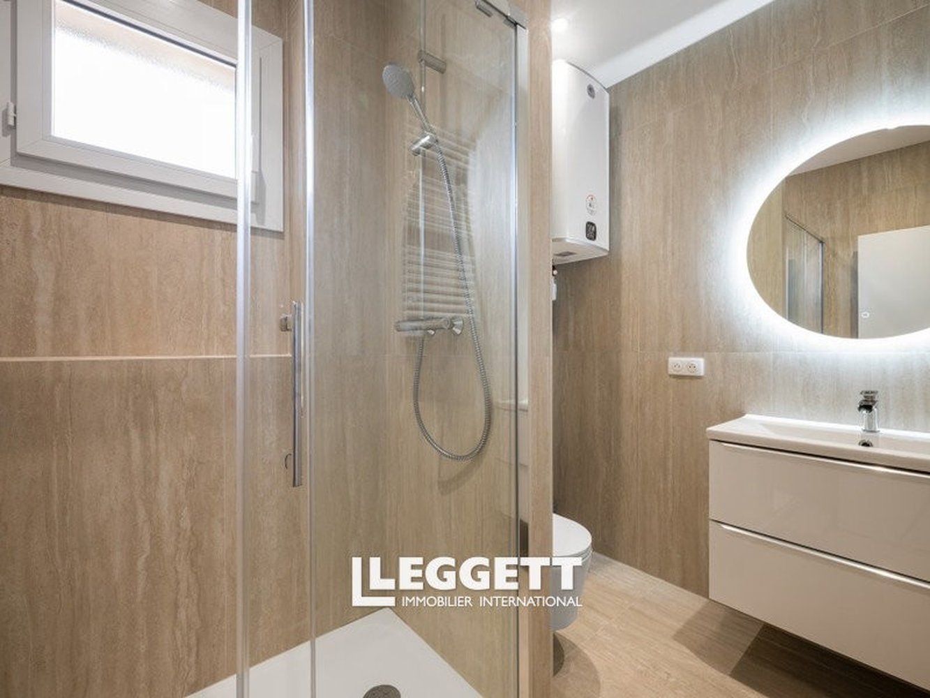 Property photo 9 in Carre d'Or