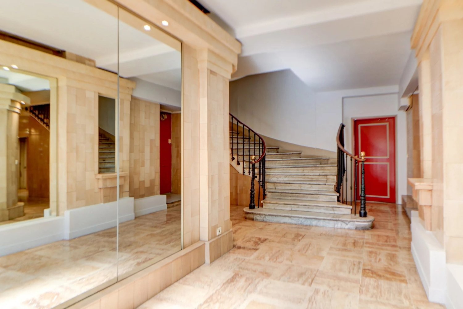 Property photo 1 in Carre d'Or
