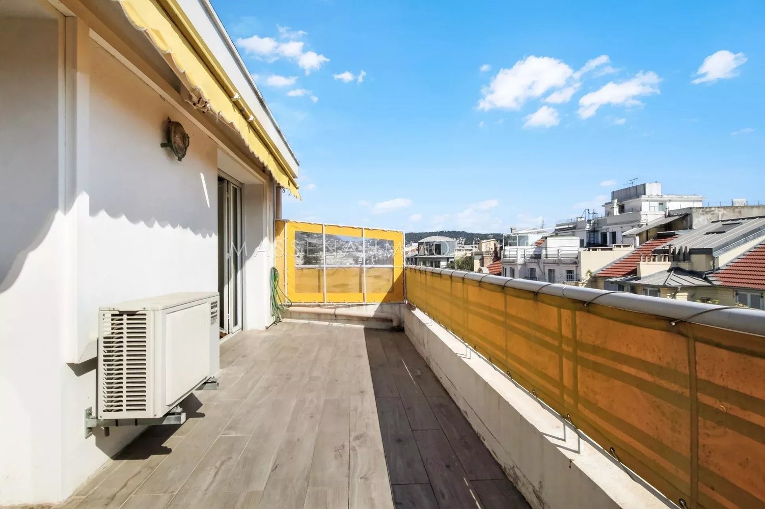 Property photo 2 in Carre d'Or