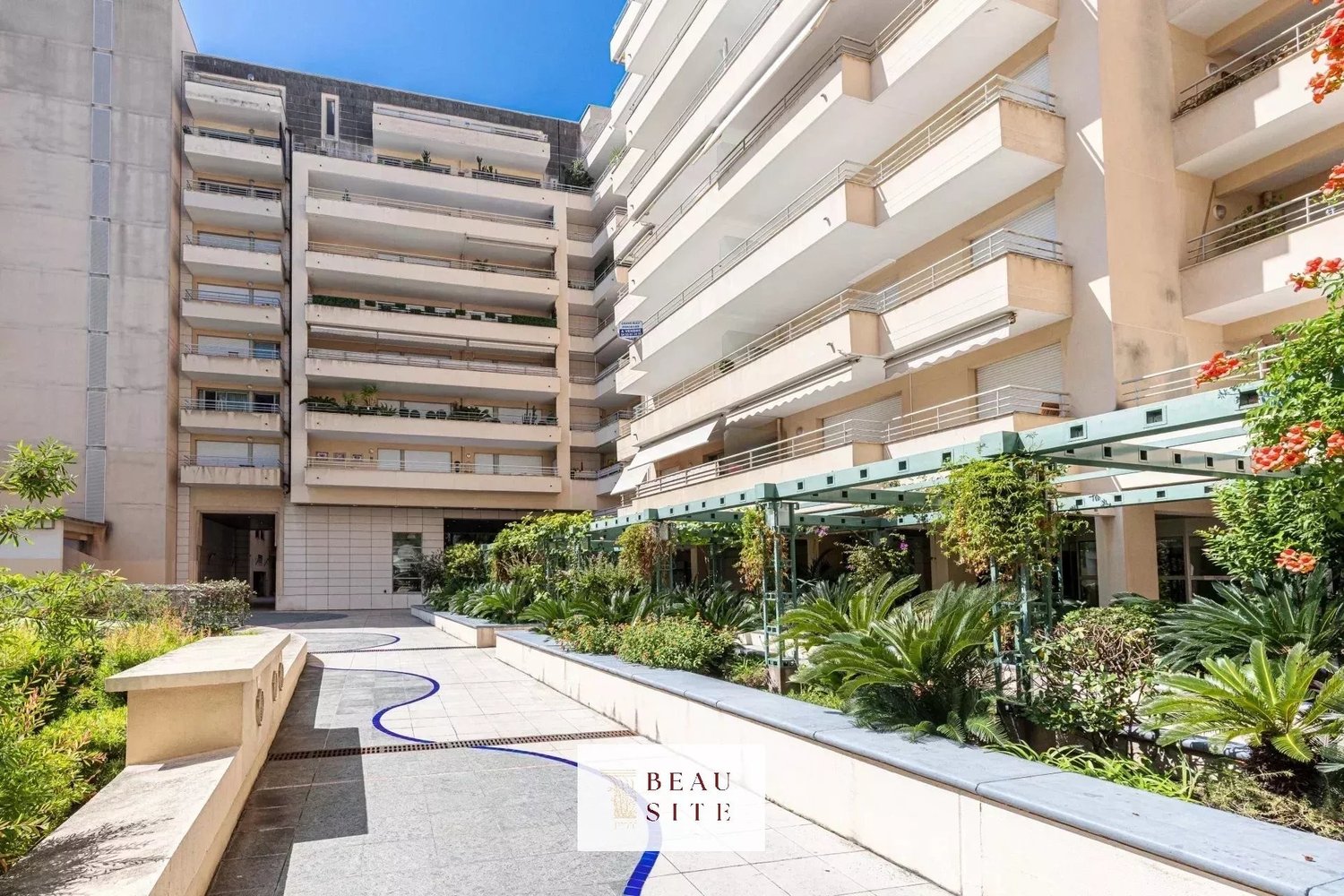 Property photo 11 in Carre d'Or