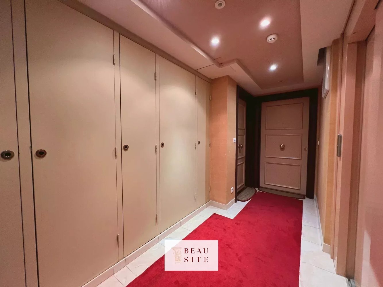 Property photo 19 in Carre d'Or