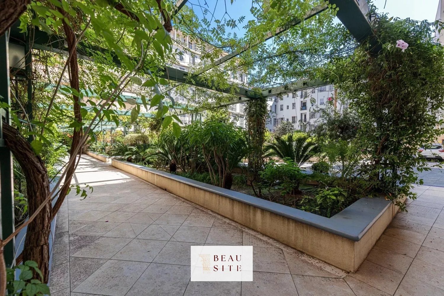 Property photo 12 in Carre d'Or