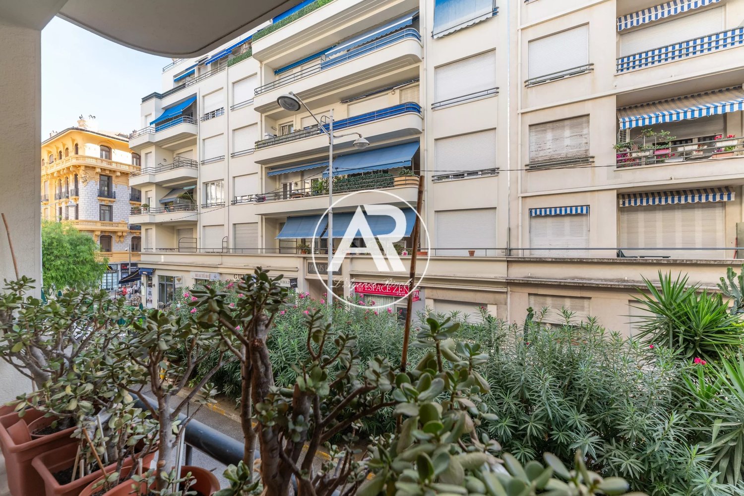 Property photo 9 in Carre d'Or