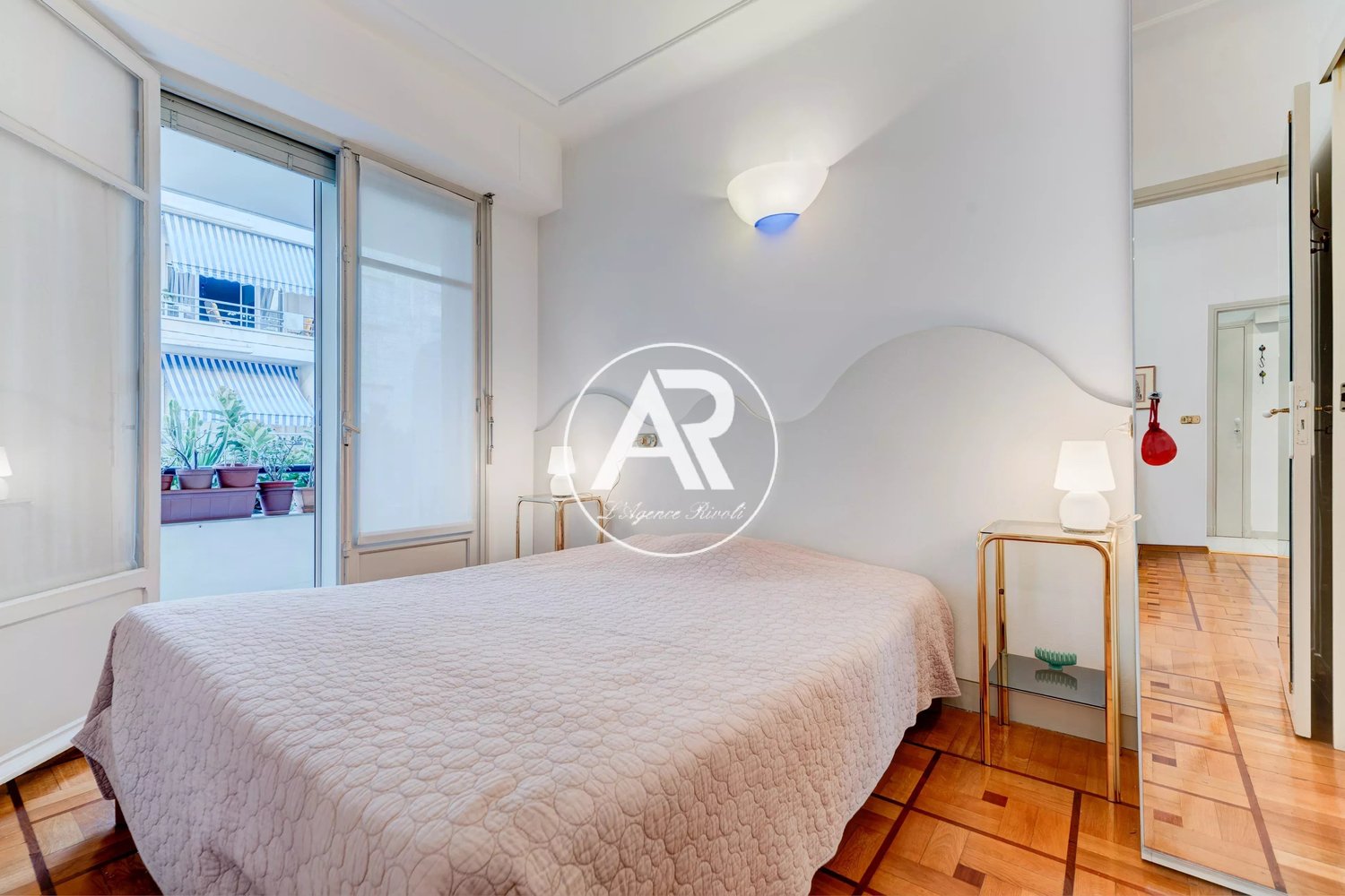 Property photo 4 in Carre d'Or