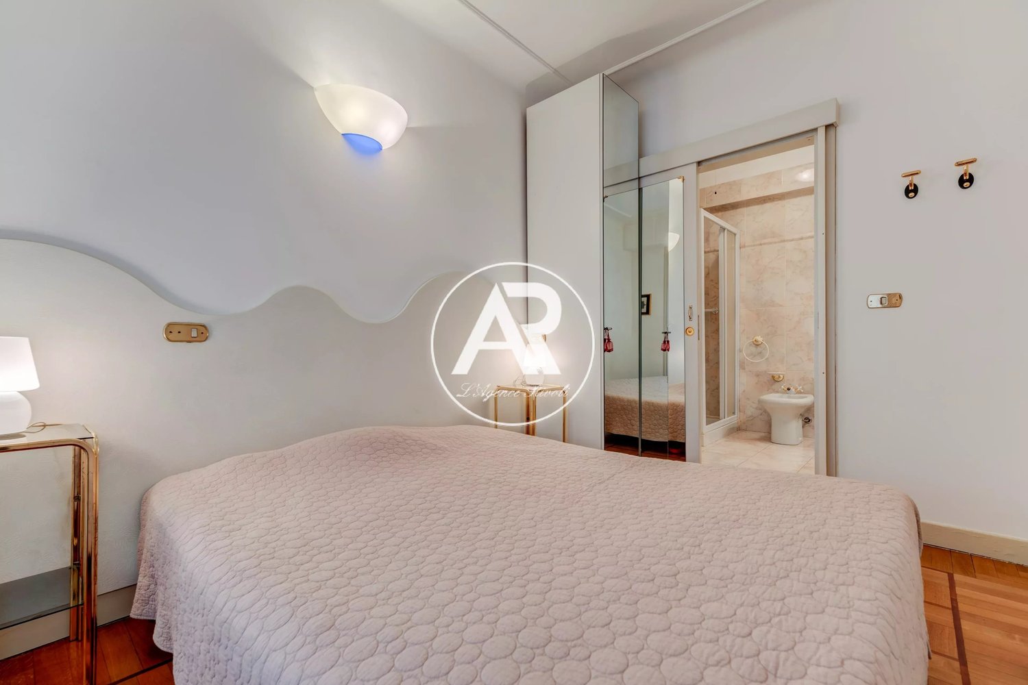 Property photo 5 in Carre d'Or