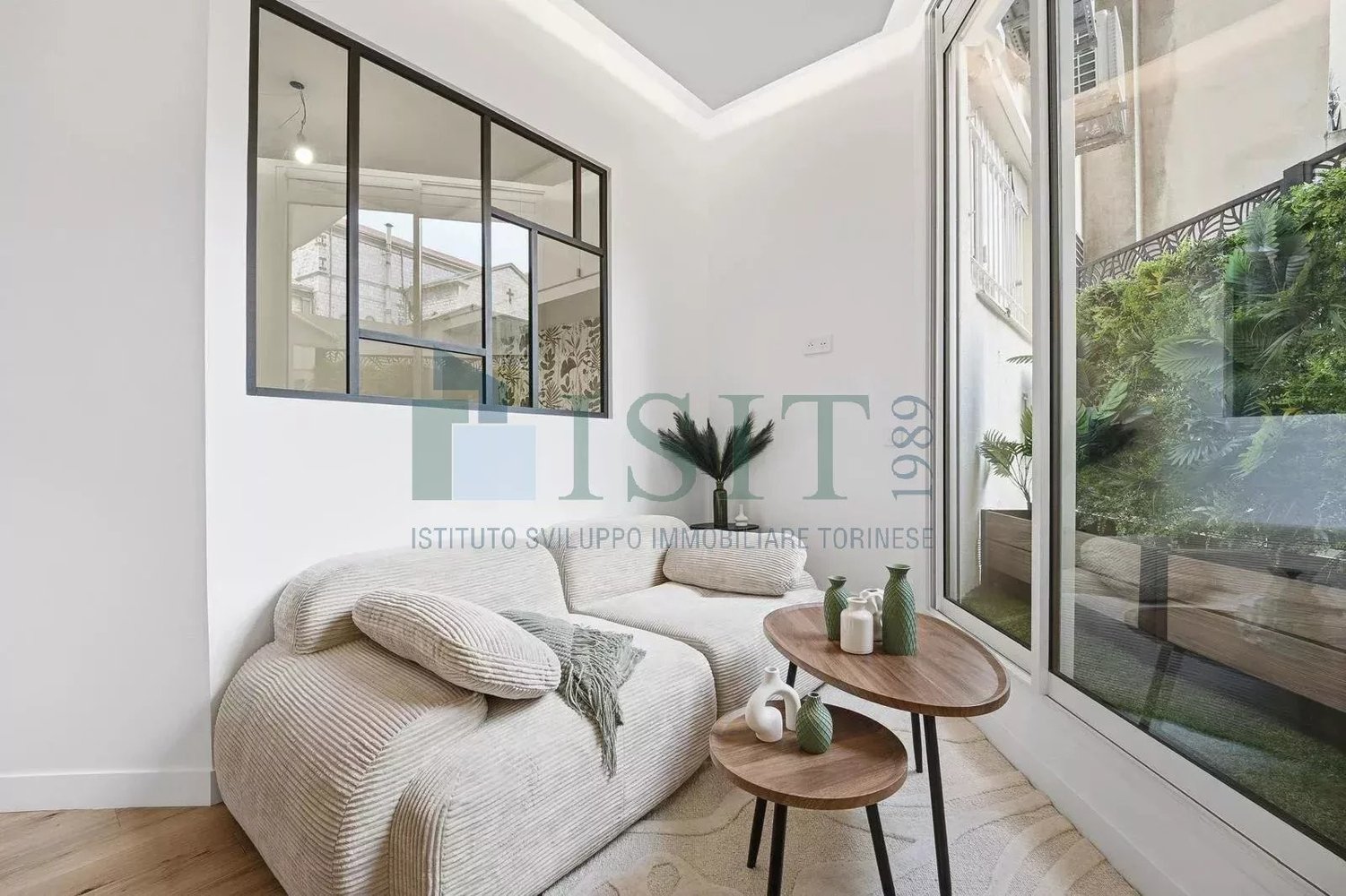 Property photo 3 in Carre d'Or