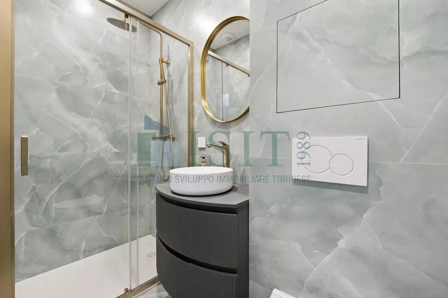 Property photo 6 in Carre d'Or