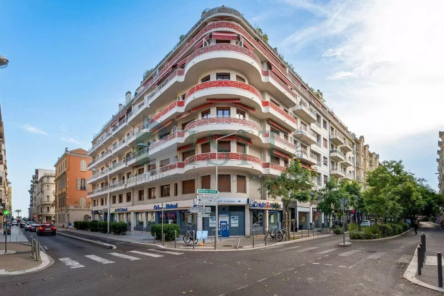 Property photo 1 in Carre d'Or