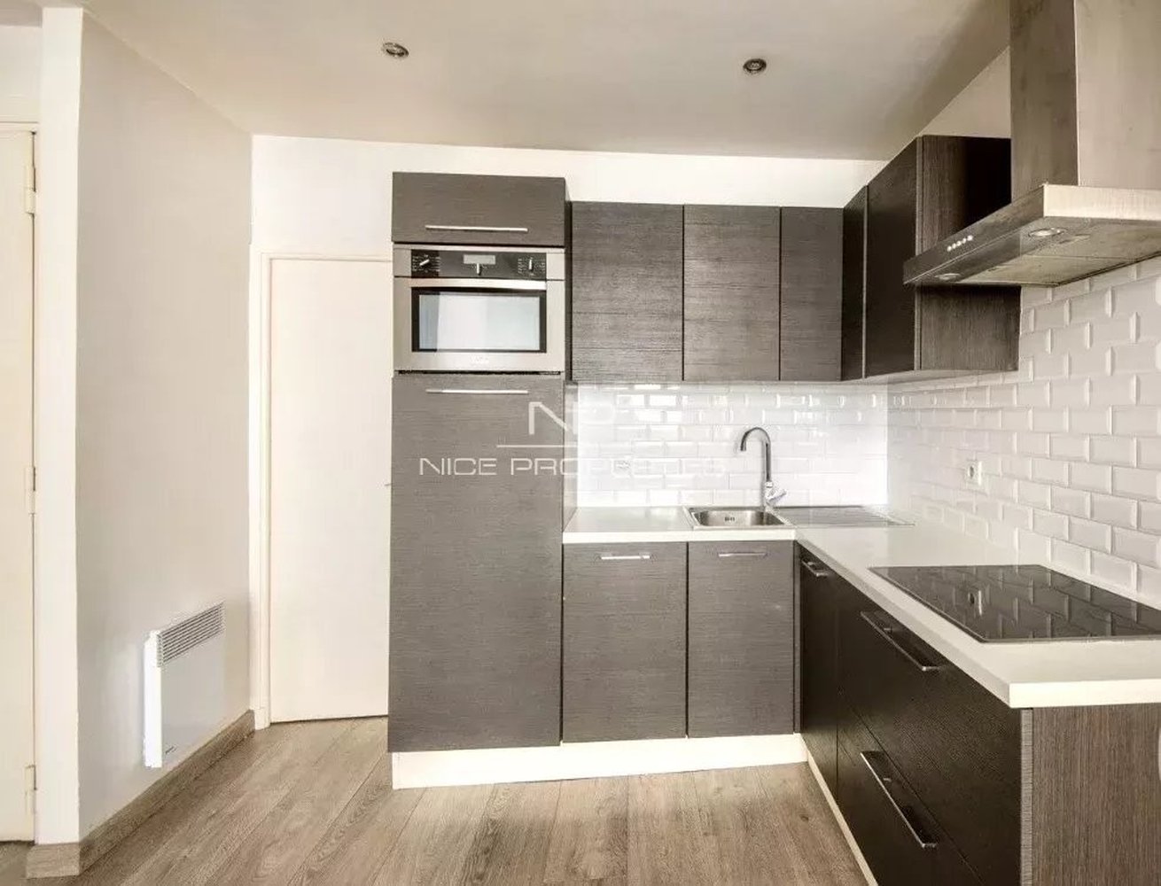 Property photo 4 in Carre d'Or