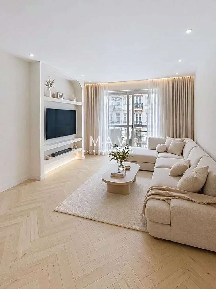 Property photo 4 in Carre d'Or